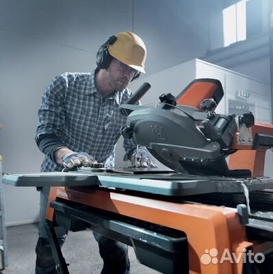 Резчик на пилах, ножовках и станках