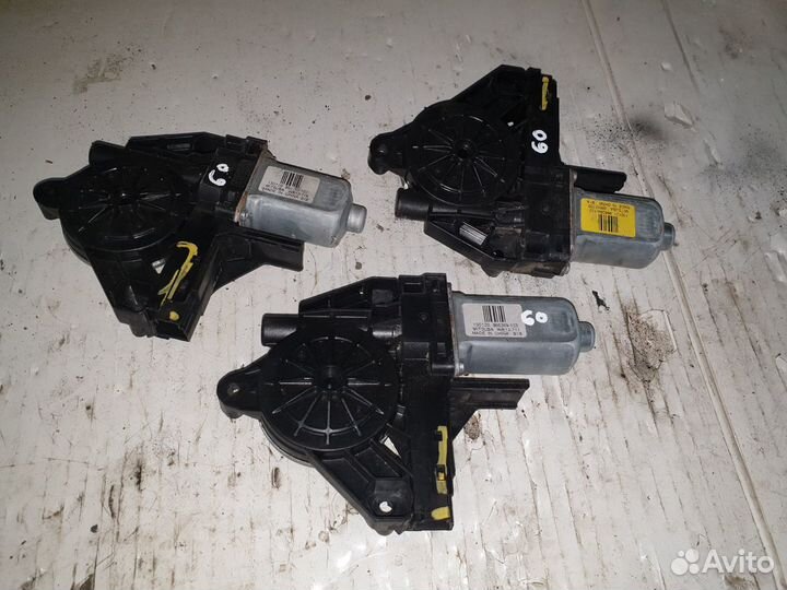 Моторчик стеклоподъемника Volvo XC60