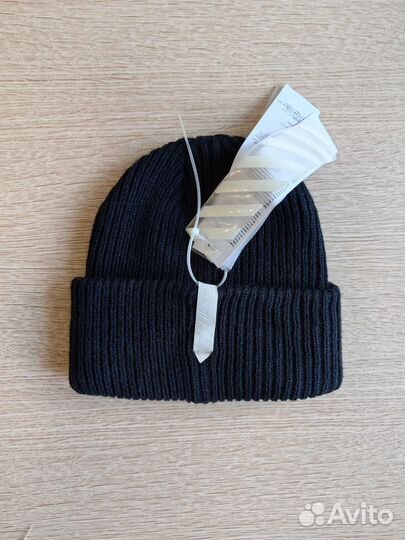 Мужская шапка off white