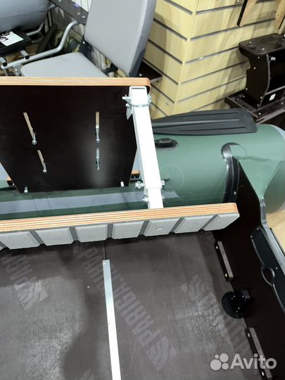 Рама(стойка) с занижением для кресла в лодку