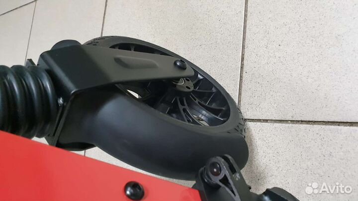 Самокат с дисковым тормозом