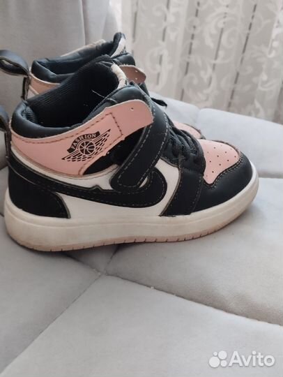 Кроссовки детские