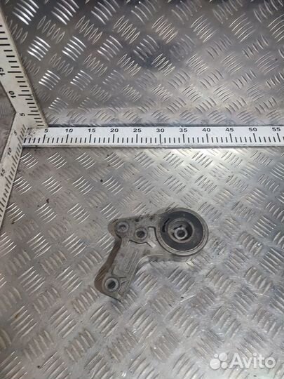 Кронштейн радиатора правый Scania 1762624