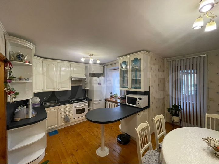 3-к. квартира, 110 м², 6/9 эт.