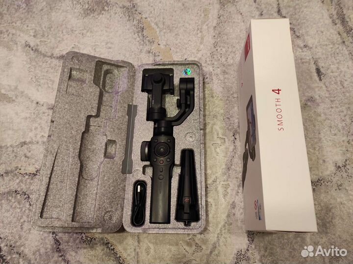 Стабилизатор для съемки Zhiyun smooth 4