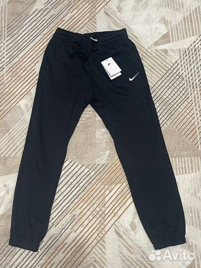 Спортивные штаны nike