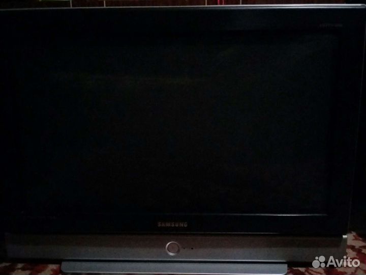 Samsung 77см