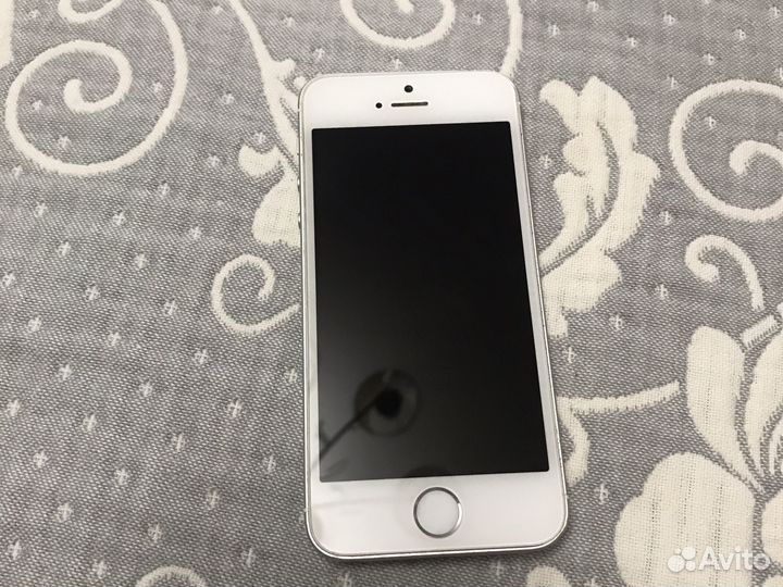 Телефон iPhone 5s