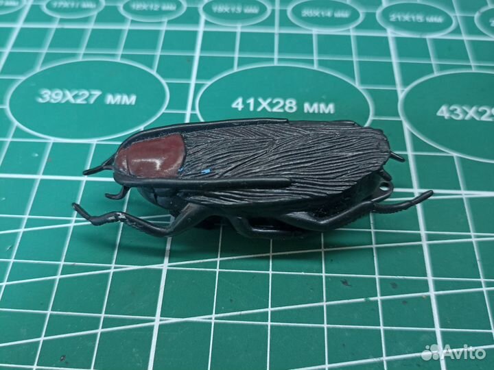 Таракан искусственный