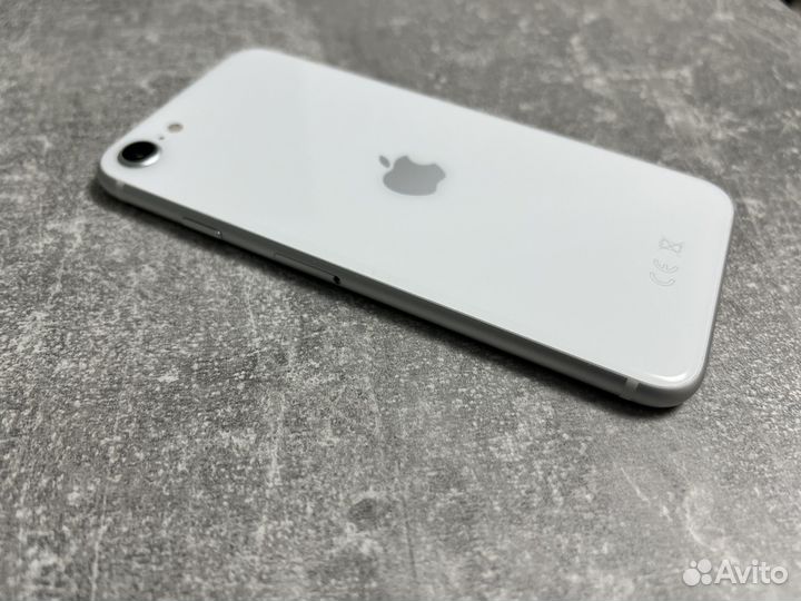 iPhone SE (2020), 64 ГБ