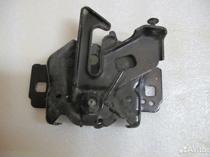 Замок капота Ford Escape