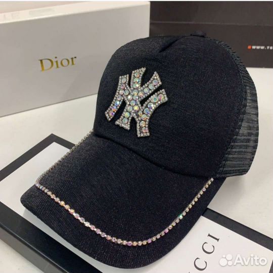 Бейсболка новая