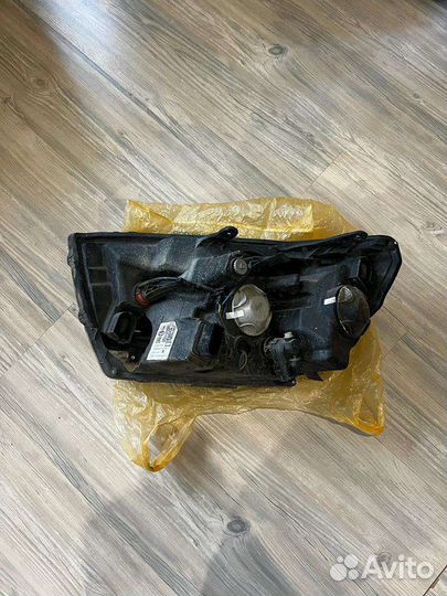 Фара на LADA веста