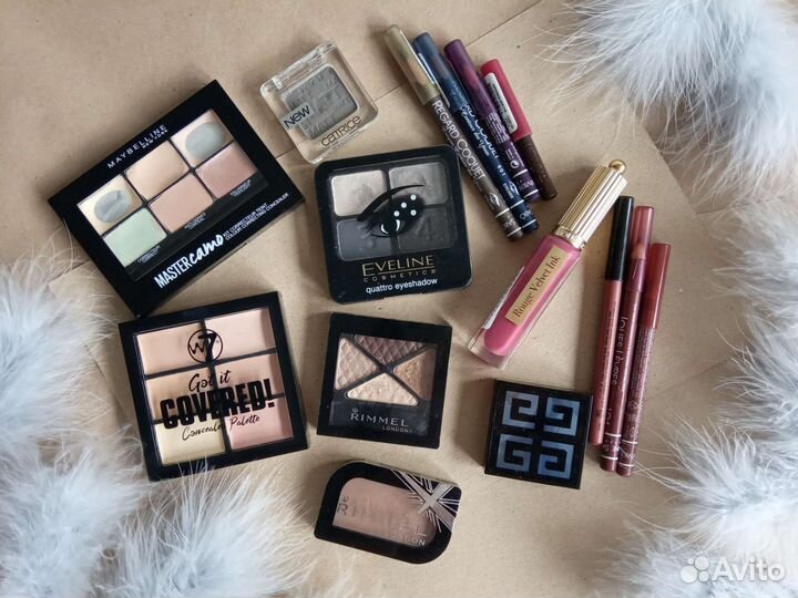 Набор косметики Консилеры тени карандаши помады