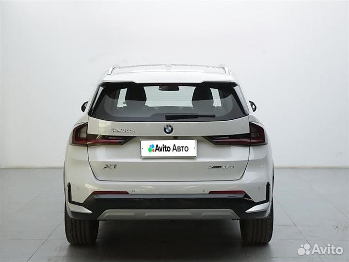 BMW X1 2.0 AMT, 2023, 7 600 км