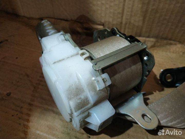 Ремень безопасности Toyota Alphard