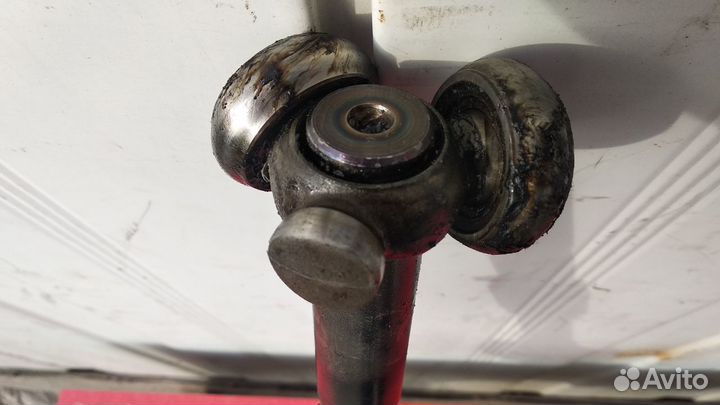 Привод правый Toyota Avensis