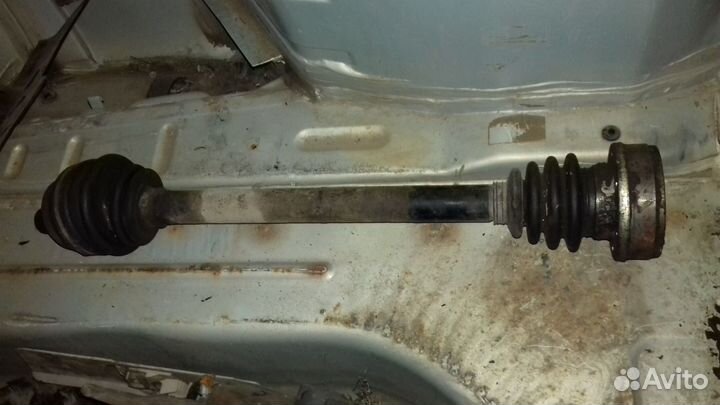 Привод передний правый Audi 80