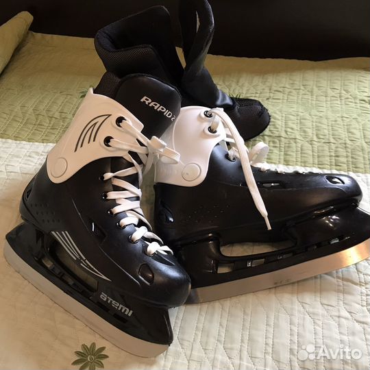 Коньки хоккейные