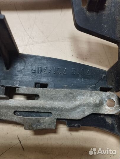 Кронштейн передней ручки BMW 7 E65 бмв 7 Е65 Е66