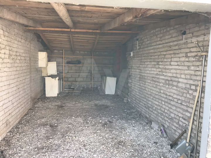 Гараж, > 30 м²