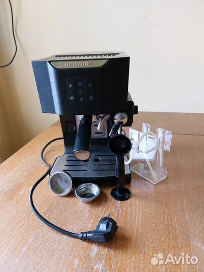 Кофемашина redmond RCM-1511