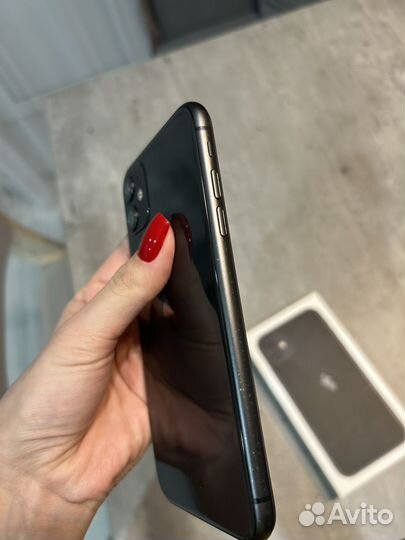 iPhone 11, 64 ГБ