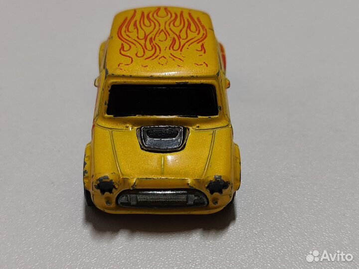 Hot wheels morris mini 2009