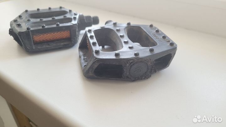 Педали пластиковые