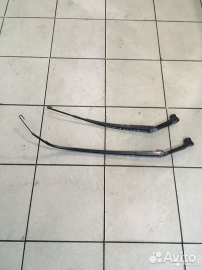 Поводок дворника правый Mazda сх7