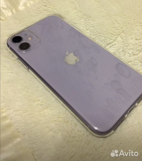 Прозрычный чехол на iPhone