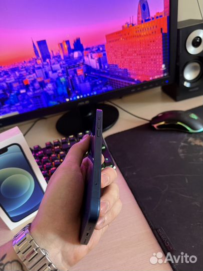 iPhone 12, 64 ГБ