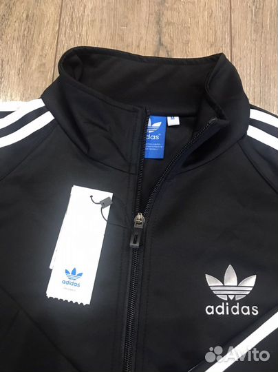 Мужской спортивный костюм adidas