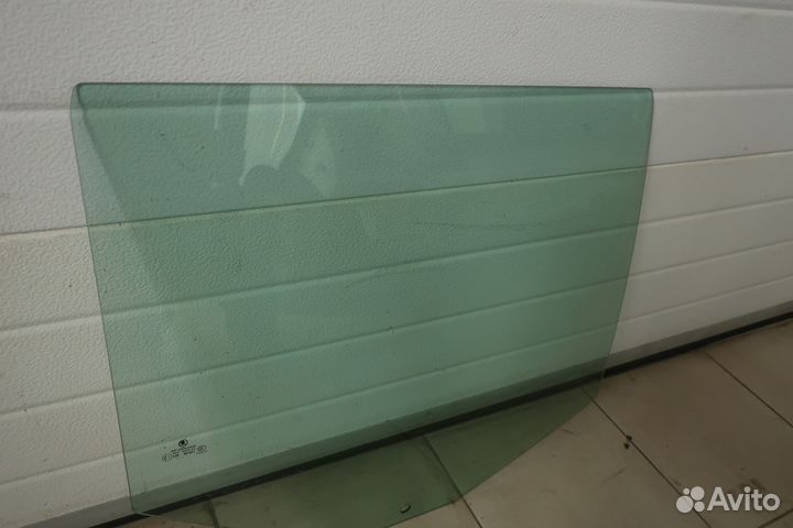 Стекло двери заднее правое Skoda Fabia 2 хэтчбек