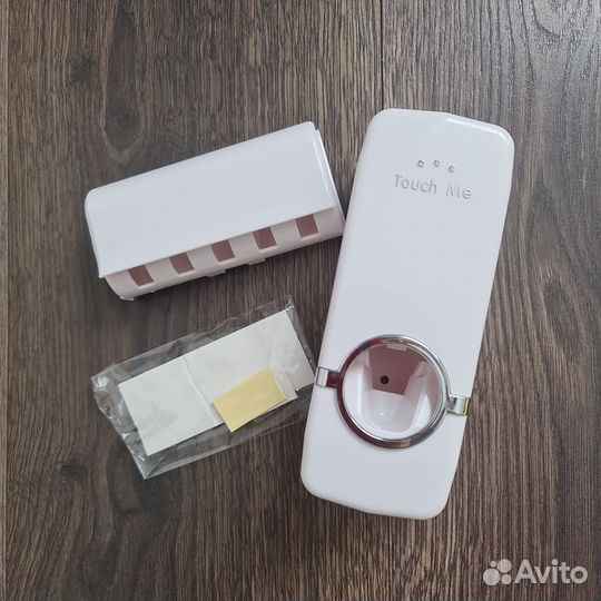 Дозатор для зубной пасты и держатель для щеток