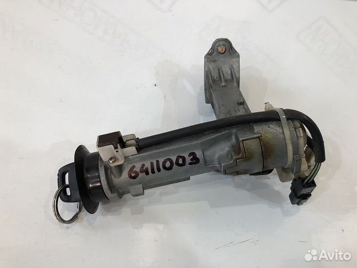 Замок зажигания на Toyota Corolla E100