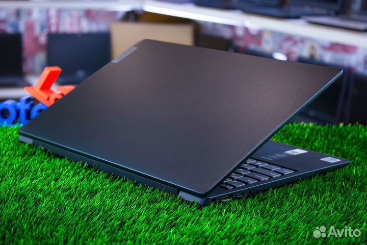 Ноутбук Lenovo на Core i3 для работы в Интернете