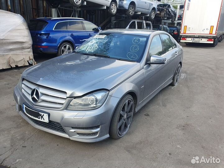 Разбор Mercedes W204 AMG C200