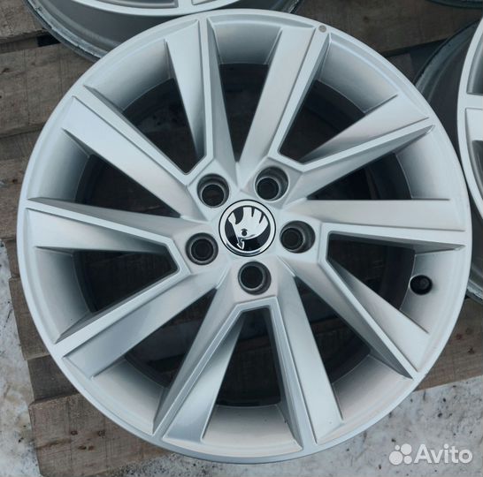 Skoda Rapid 2020 Ориг Stratos R16 5x100 ET40 6J 57