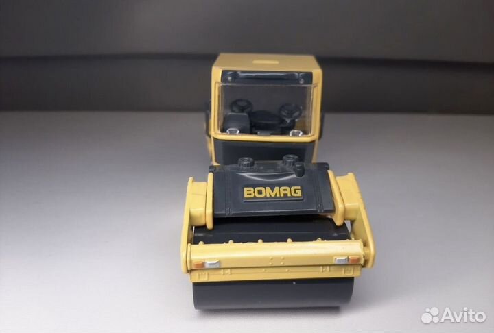 Масштабная модель 1:50 каток Bomag BW 203 AD