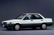 Nissan Liberta Villa N13 (1986—1990) Седан
