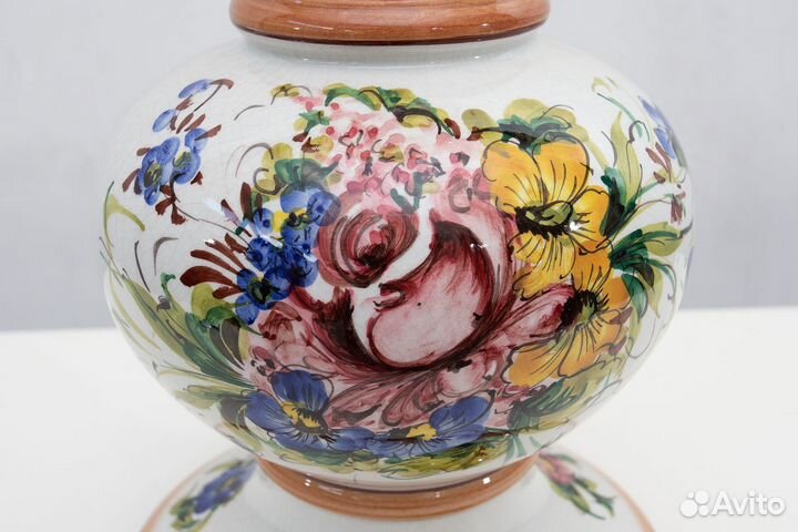 Электрическая настольная лампа