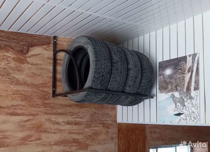 Полка для хранения колёс, шин