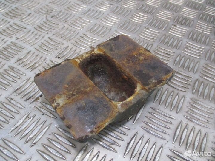 Проставка стремянки MAN 82413350014