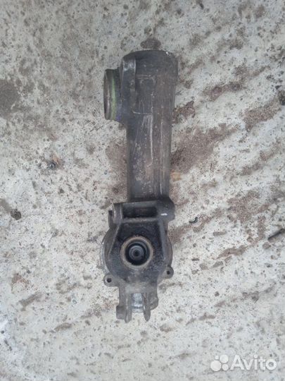 Корпус термостата Mercedes-Benz E