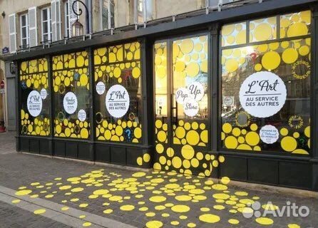 Рекламные наклейки на окна и баннеры