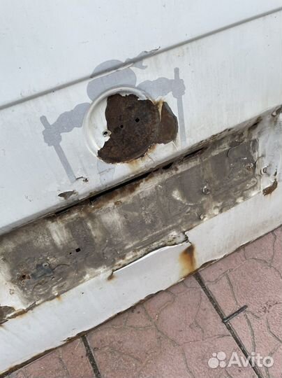 Задняя дверь volkswagen transporter t4