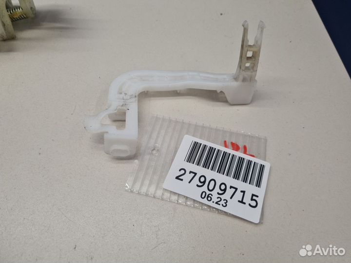 Кронштейн замка двери передний правый Hyundai Tucson TL 2015-2021