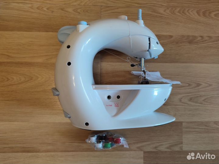 Швейная машинка мини на запчасти
