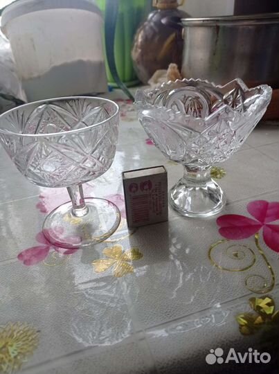 Хрустальная конфетница на ножке